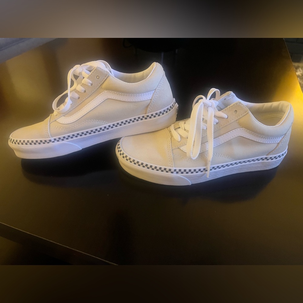 New Vans old skool checkered foxing turtledove. Men’s 4.5 Women’s 6
